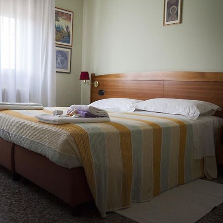 Hotel Trieste Pontelongo Екстер'єр фото